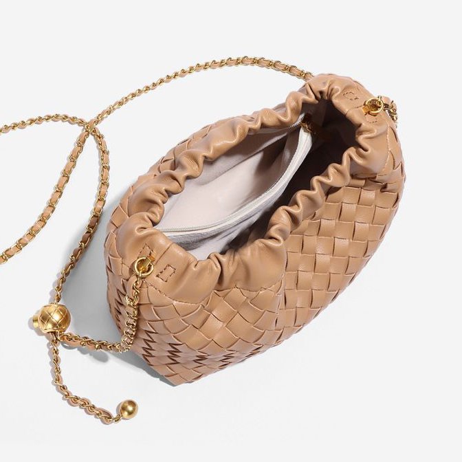 Hand-Woven Bag Classic Style Shoulder Messenger Bag Model B1849