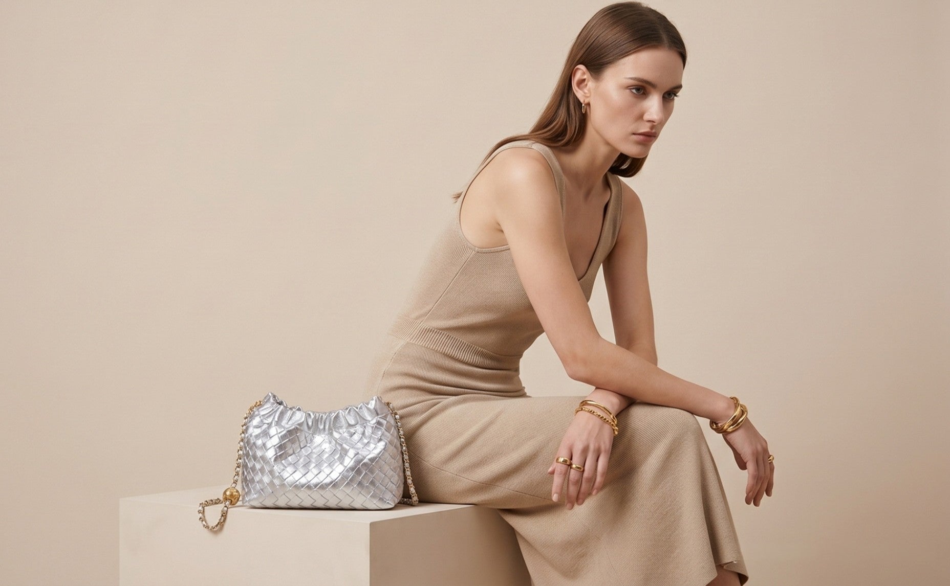 Hand-Woven Bag Classic Style Shoulder Messenger Bag Model B1849
