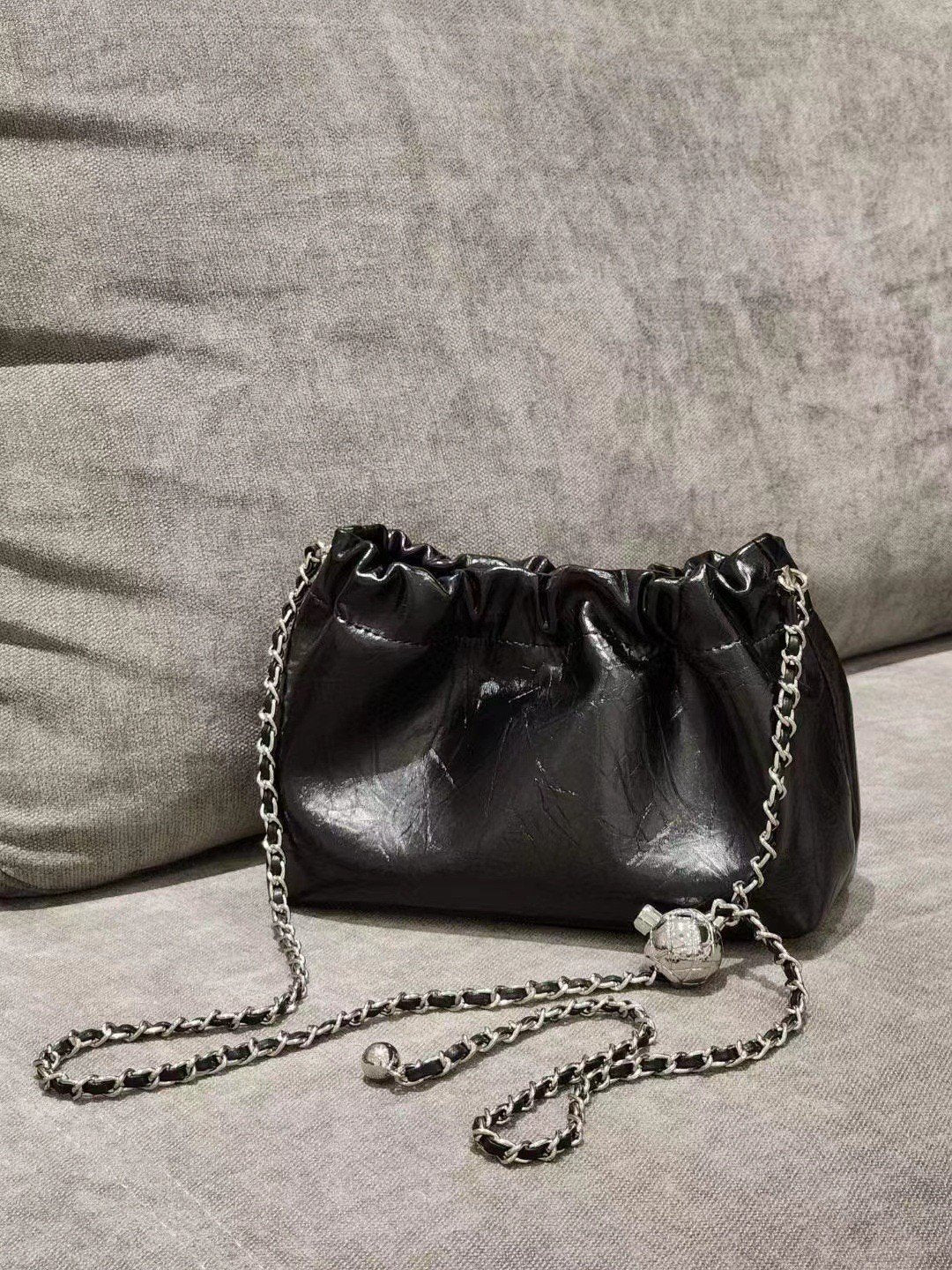 Shoulder bags Model 3062