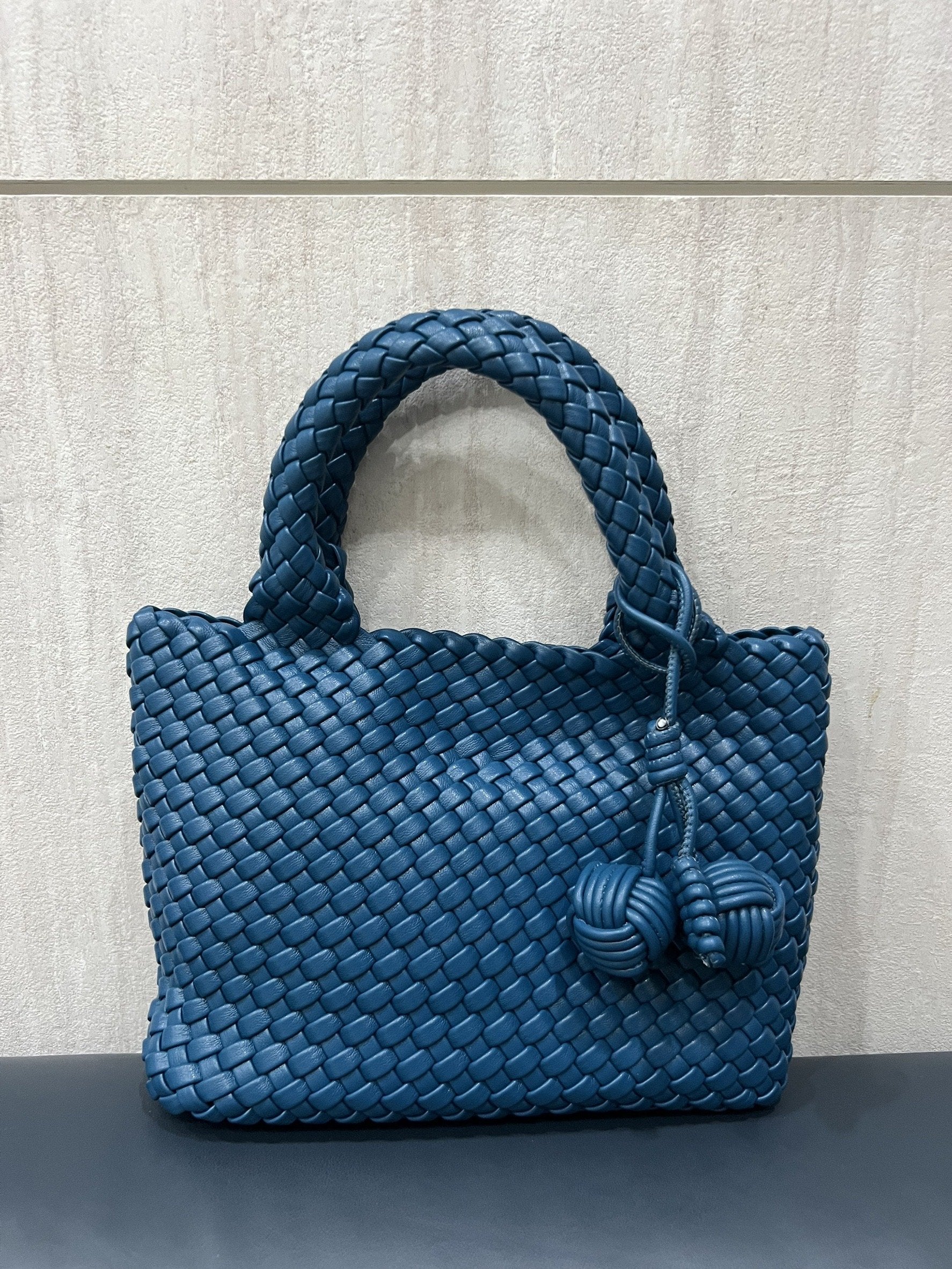 Woven Handbag Model B2405